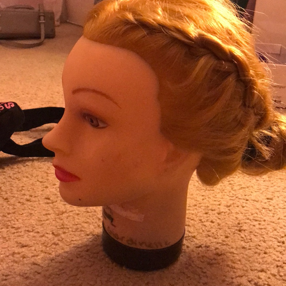 Mannequin head